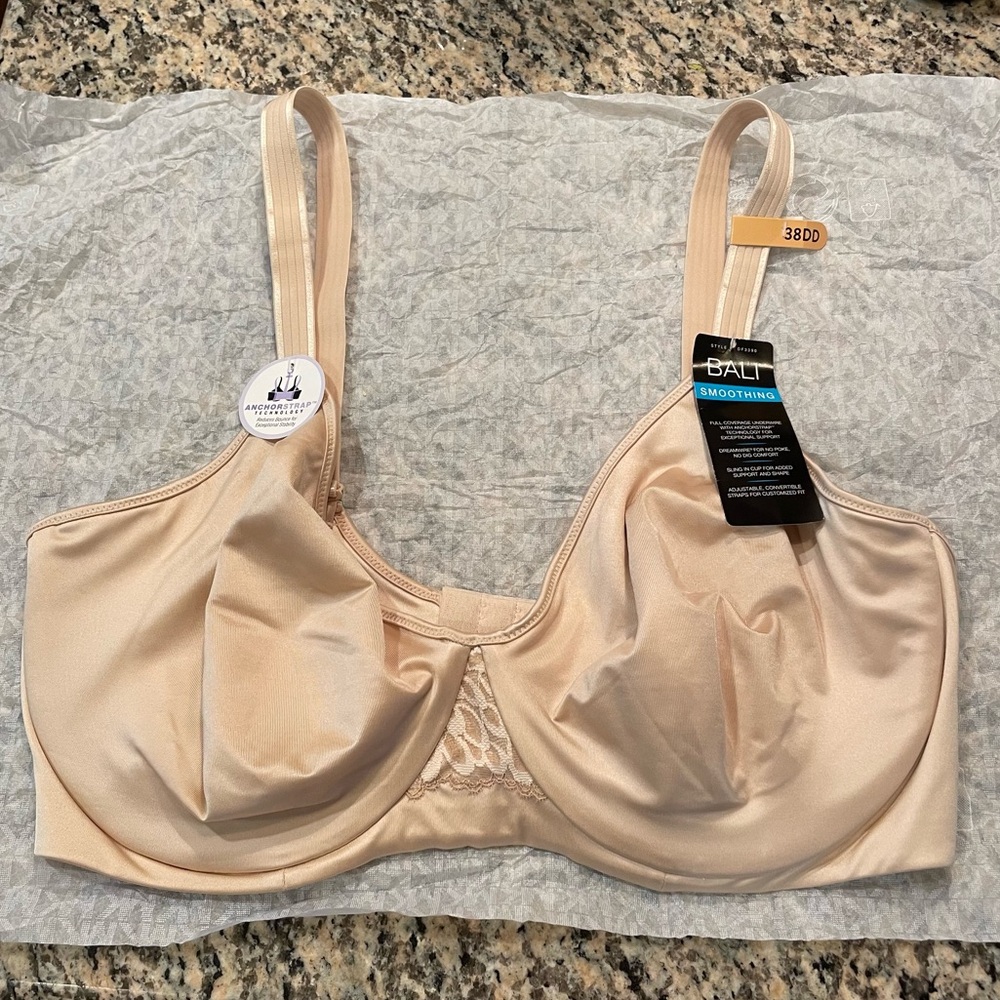 NWT Bali Sz 42D Women’s Tan Smoothing Full Coverage Dream Underwire Bra Ret $48!